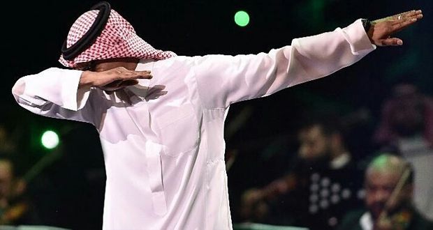 بعد الهجوم عليه رابح صقر يوضح ويعتذر عن رقصة الداب