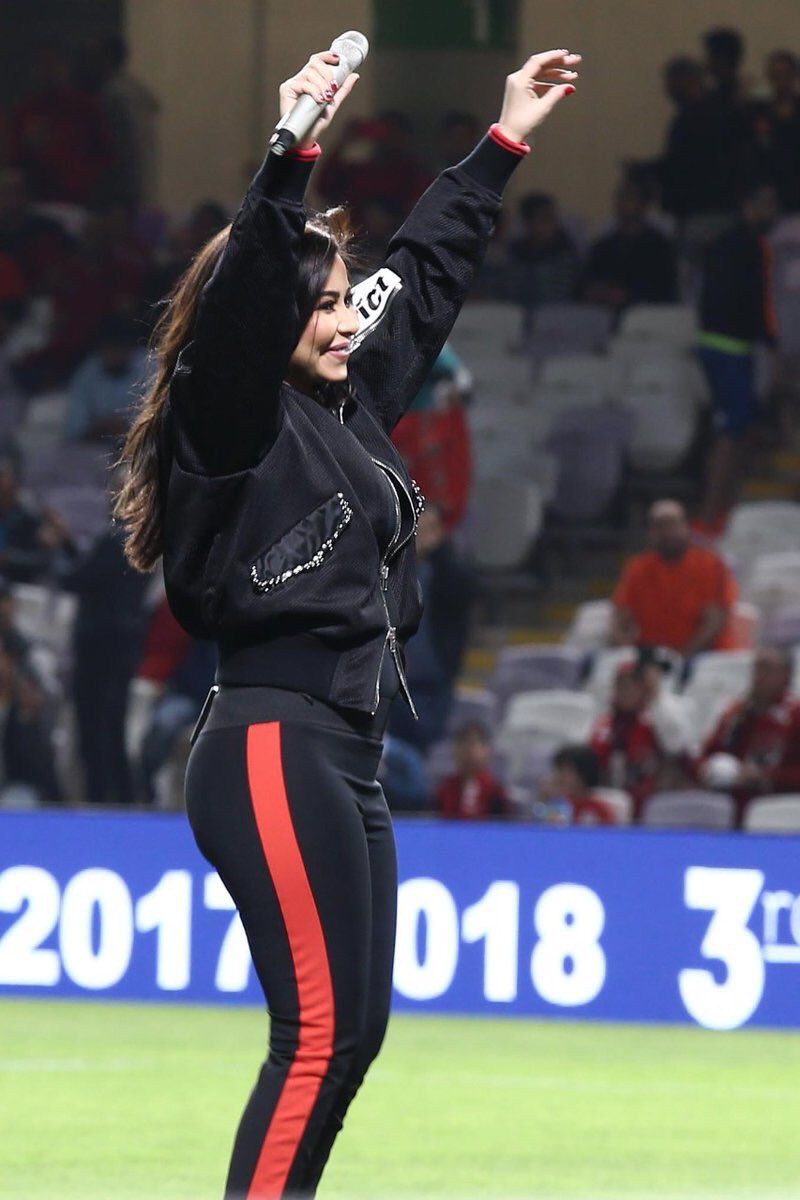 شيرين عبد الوهاب تفتتح حفل السوبر المصري بالسلام الوطني