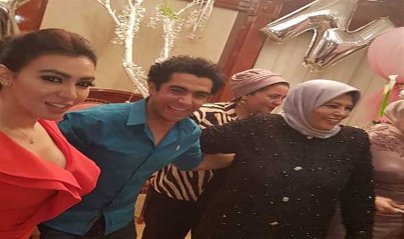 الفنانة ميرهان حسين تحتفل بخطوبة شقيقتها
