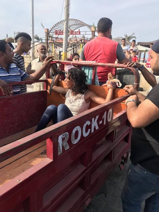 مصور واقعة سحل فتاة بورسعيد لـ"هن": "حاولت أساعدها والناس منعوني"