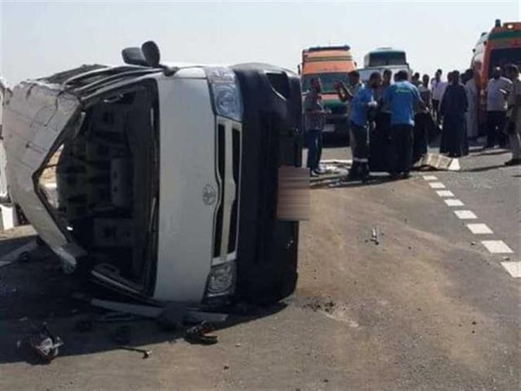 بالأسماء.. إصابة 8 أشخاص في انقلاب ميكروباص بطريق بورسعيد دمياط