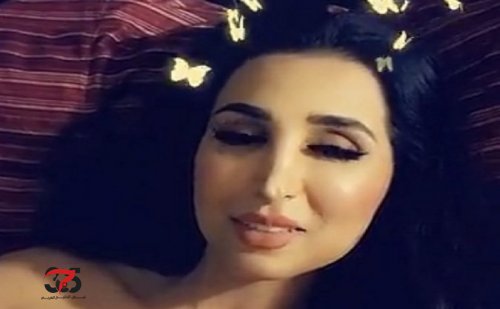 “شاهد” السعودية “المهووسة بالجنس والمثلية” هند القحطاني تثير ضجة كبيرة من على سريرها!