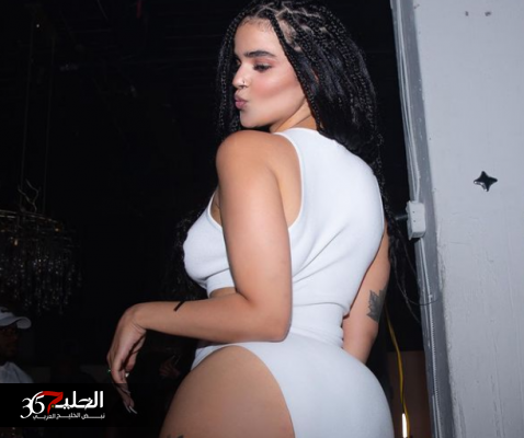 شاب يقوم بفعل فاضح ويمارس الرذيله مع رهف القنون وهي بدون ملابس بحفلة خاصة ..شاهد الان