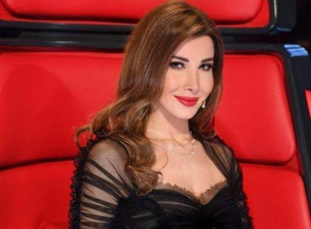 مين أحلى ؟ شاهد 3 نجمات بنفس الفستان الريش فى رأس السنة