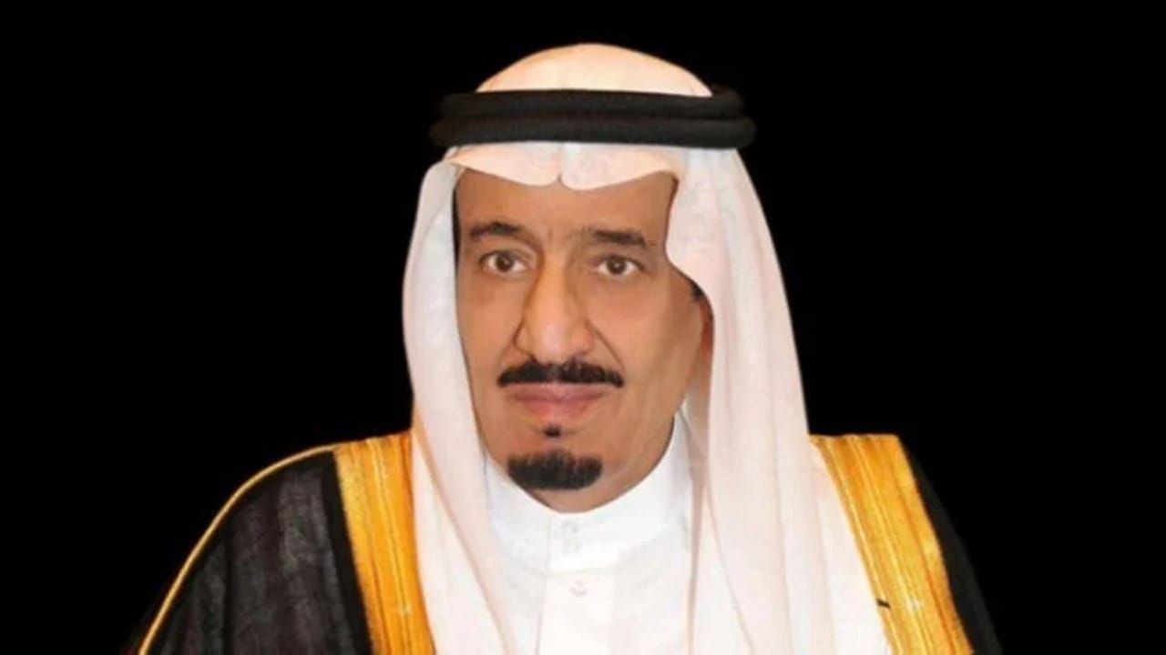 خادم الحرمين الشريفين يهنئ المواطنين بيوم التأسيس