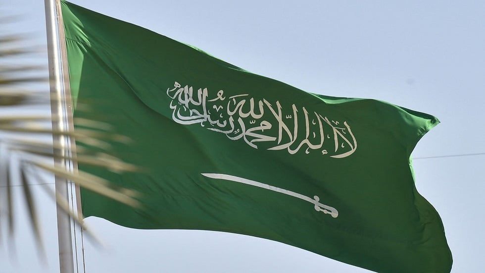 رحلة العلم السعودي: من التأسيس إلى الشكل الحالي