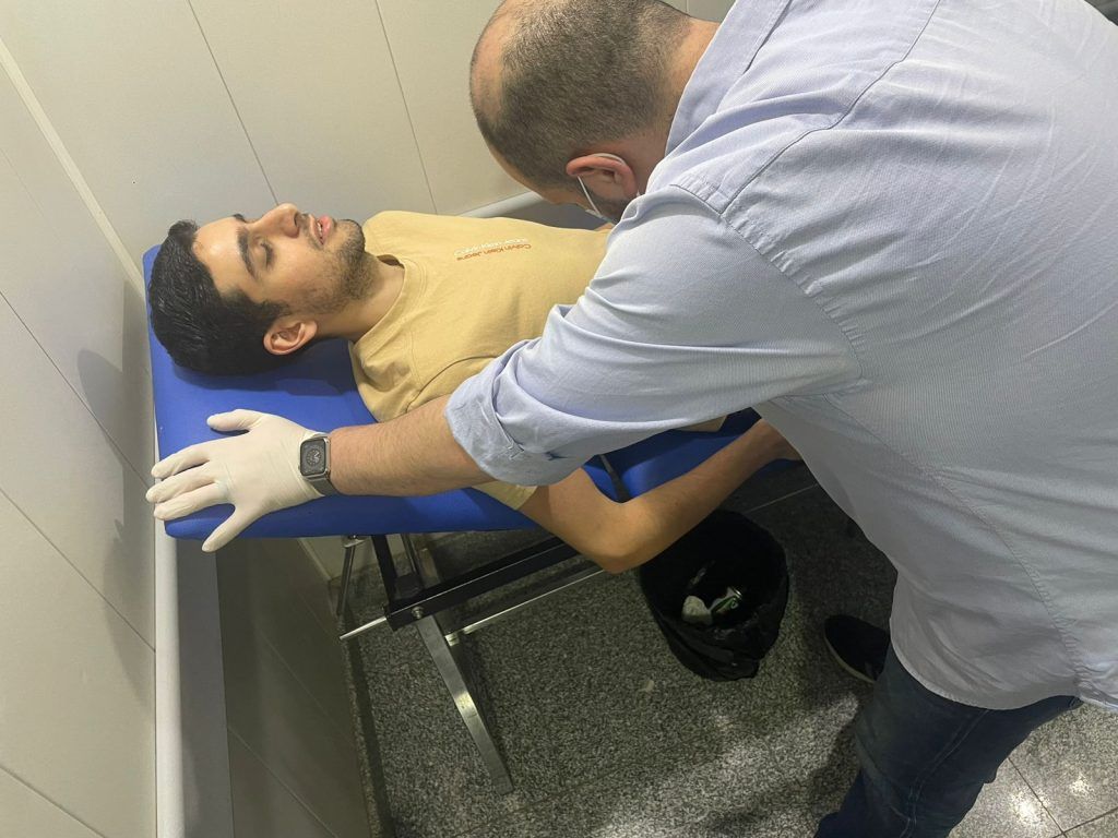 إصابة نجل مصطفى قمر بأزمة صحيّة مفاجئة ونقله إلى المستشفى| تفاصيل