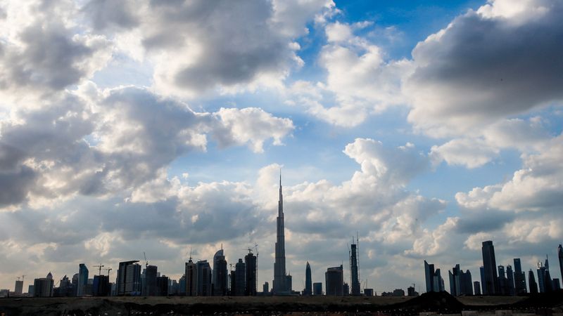 الامارات | أمطار وانخفاض في درجات الحرارة غداً