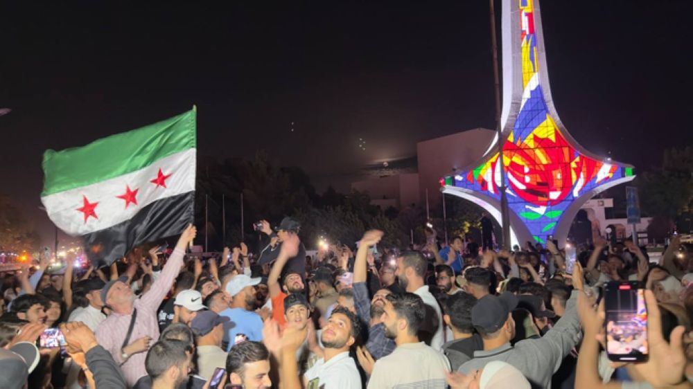 بعد  أيام من وساطة ولي العهد لدى ترامب.. الاتحاد الأوروبي يرفع العقوبات عن سوريا