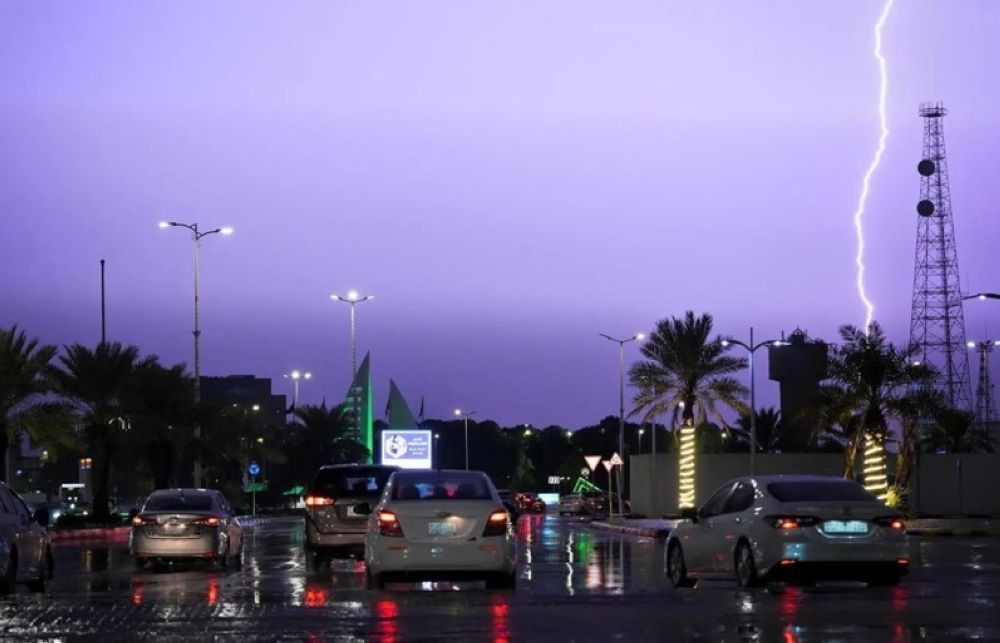 طقس المملكة.. هطول أمطار غزيرة على عدد من محافظات جازان