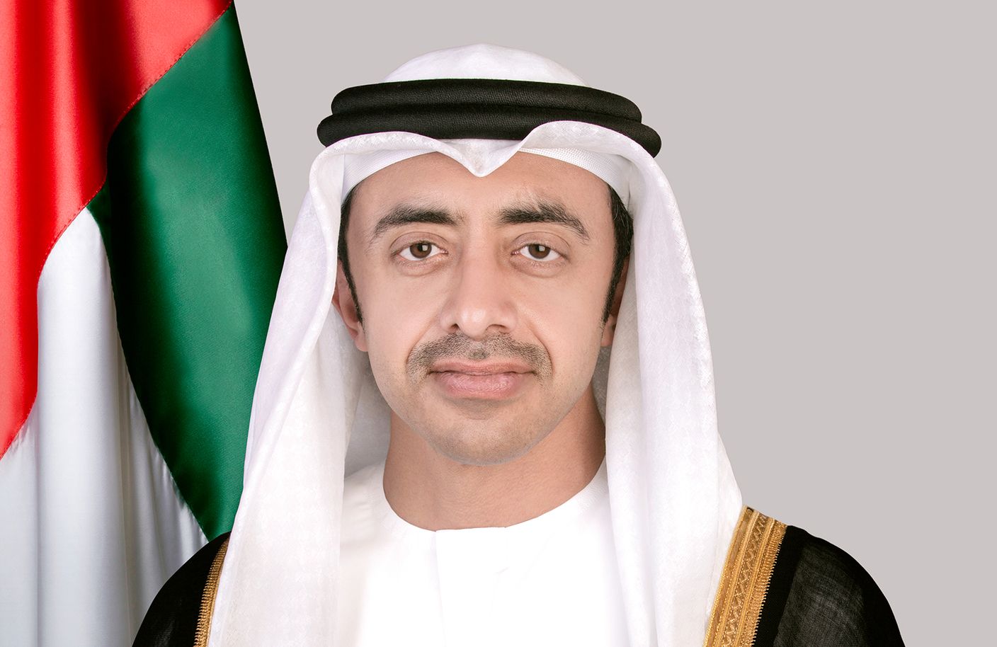 الامارات | عبدالله بن زايد: 4 عمليات إنزال جوي و143 شاحنة خلال 4 أيام لدعم الشعب الفلسطيني الشقيق