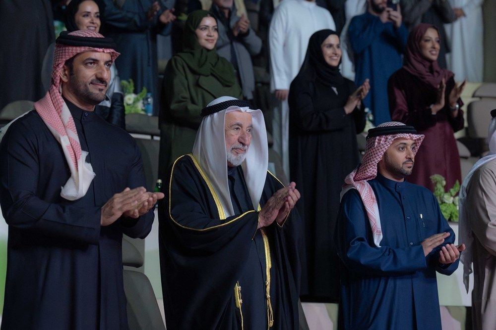 حاكم الشارقة يشهد العرض الأول للملحمة المسرحية «الزير سالم» على مسرح المجاز