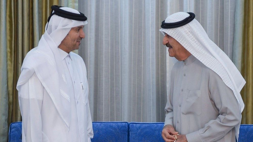 حاكم أم القيوين يستقبل القنصل القطري