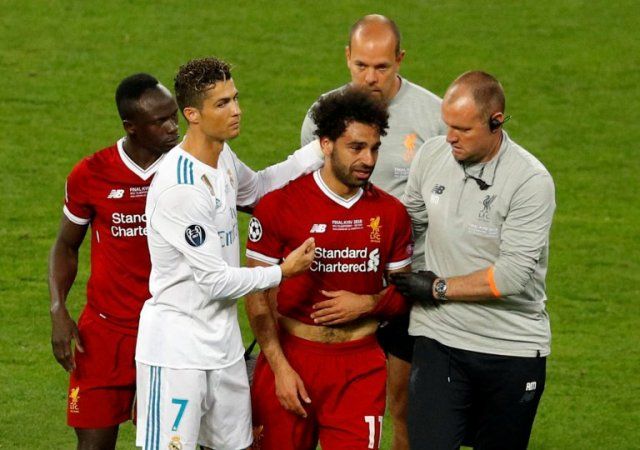 كيف تفاعل النجوم مع خبر رحيل صلاح عن ليفربول؟