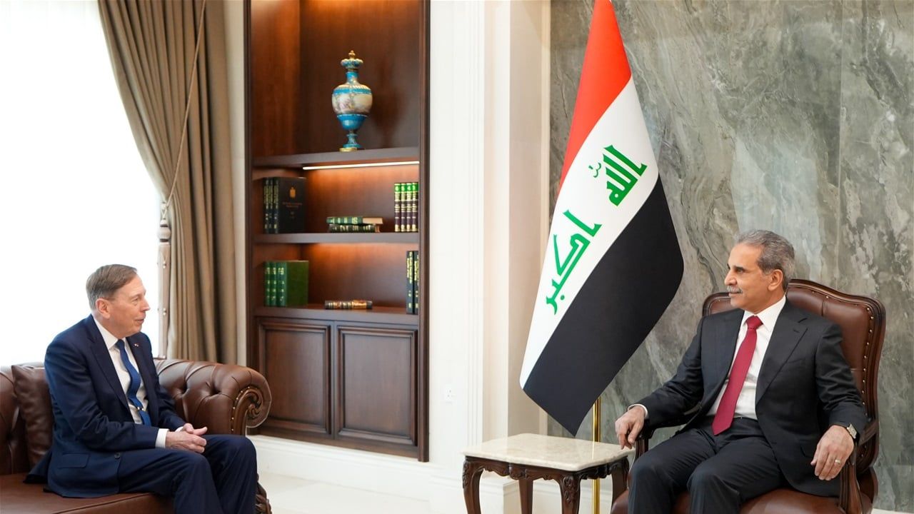 القاضي زيدان يشكر بترايوس على جهوده التي بذلها خلال فترة عمله في العراق