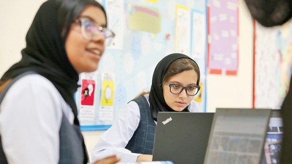 «التربية والتعليم» تؤهّل معلمي المدارس الحكومية لقيادة التعليم بالذكاء الاصطناعي