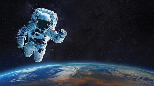 الإمارات تعزز ريادتها العالمية في قطاع الفضاء بخطى ثابتة
