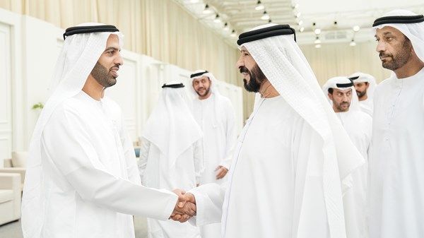ولي عهد رأس الخيمة يحضر العُرس الجماعي الـ 14