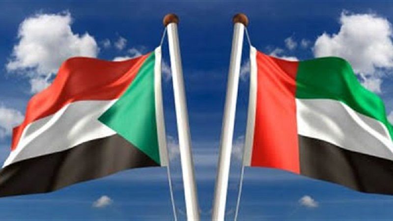شاهد بالفيديو.. شاب “إماراتي” يفاجئ الجمهور السوداني الكبير الحاضر إحدى الإحتفالات ويغني أشهر الأغنيات السودانية