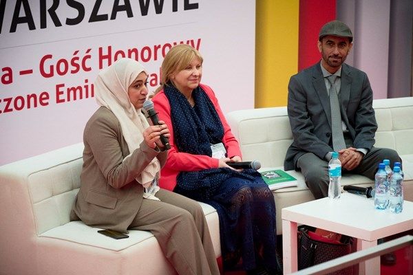 سلطان العميمي وبربارا ميخالاك يستعرضان جسور الأدب والترجمة بين الإمارات وبولندا في "وارسو الدولي للكتاب"