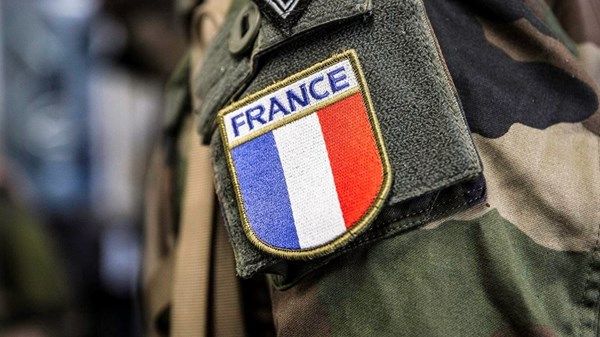 الجيش الفرنسي يعلن مقتل أحد جنوده بإطلاق نار "عرضي" في لبنان