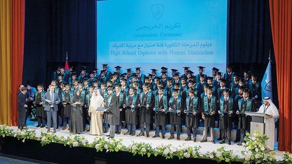 تحت رعاية الشيخة فاطمة.. نهيان بن مبارك يشهد حفل تخريج الدفعة الـ 6 من طلاب أكاديمية الشيخ زايد الخاصة للبنين