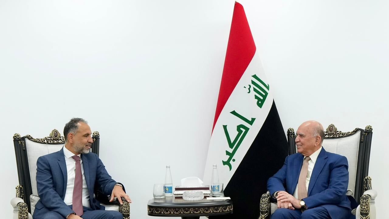 بغداد ولندن تبحثان المستجدات المتعلقة بأمن الملاحة في مضيق هرمز
