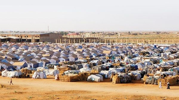 محللون وحقوقيون لـ «الاتحاد»: استهداف الجيش للمنشآت يعمّق معاناة السودانيين