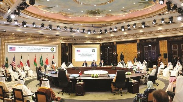 تأكيد «خليجي أميركي» على حرية الملاحة في مضيق هرمز