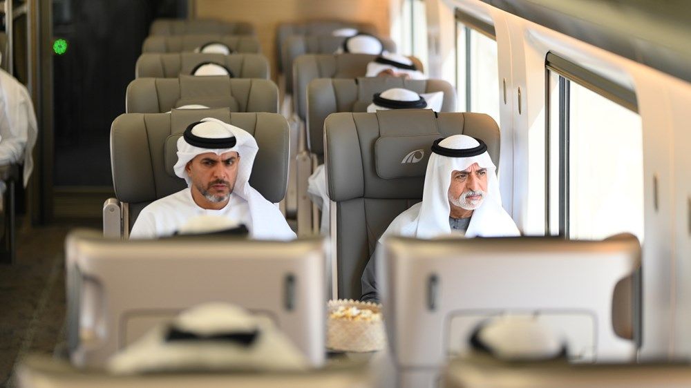 نهيان بن مبارك: قطار الركاب استثمار استراتيجي في مستقبل الإمارات