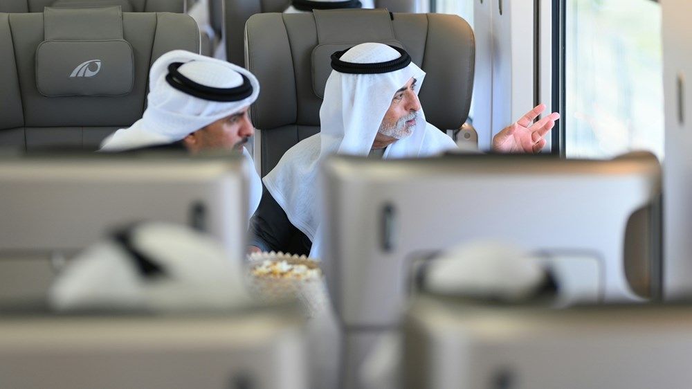 نهيان بن مبارك: قطار الركاب استثمار استراتيجي في مستقبل الإمارات