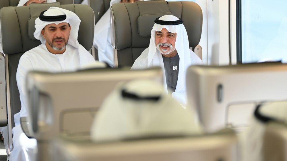 نهيان بن مبارك: قطار الركاب استثمار استراتيجي في مستقبل الإمارات