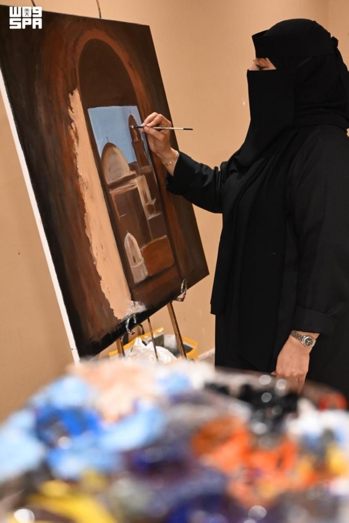 ورشة بأدبي جدة 
تعزز مفاهيم الرسم والتعبير البصري المعاصر