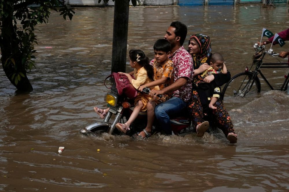 ارتفاع ضحايا فيضانات باكستان إلى 43 قتيلًا و177 مصابًا