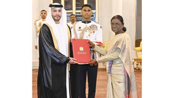 سفير الإمارات يقدّم أوراق اعتماده إلى رئيسة جمهورية الهند