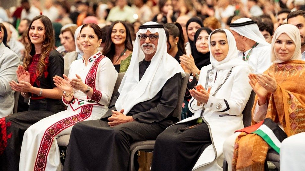 نهيان بن مبارك يشارك أبناء الجالية الفلسطينية الاحتفاء بثقافتهم وتراثهم وقصص نجاحهم في الإمارات