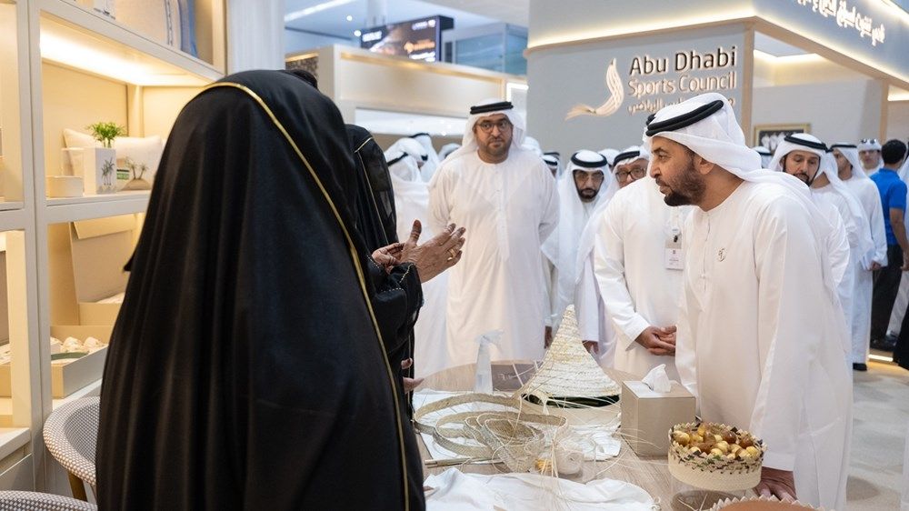 حمدان بن زايد يزور معرض «الصيد والفروسية» ويشيد بدوره في صون التراث وتعزيز الاستدامة