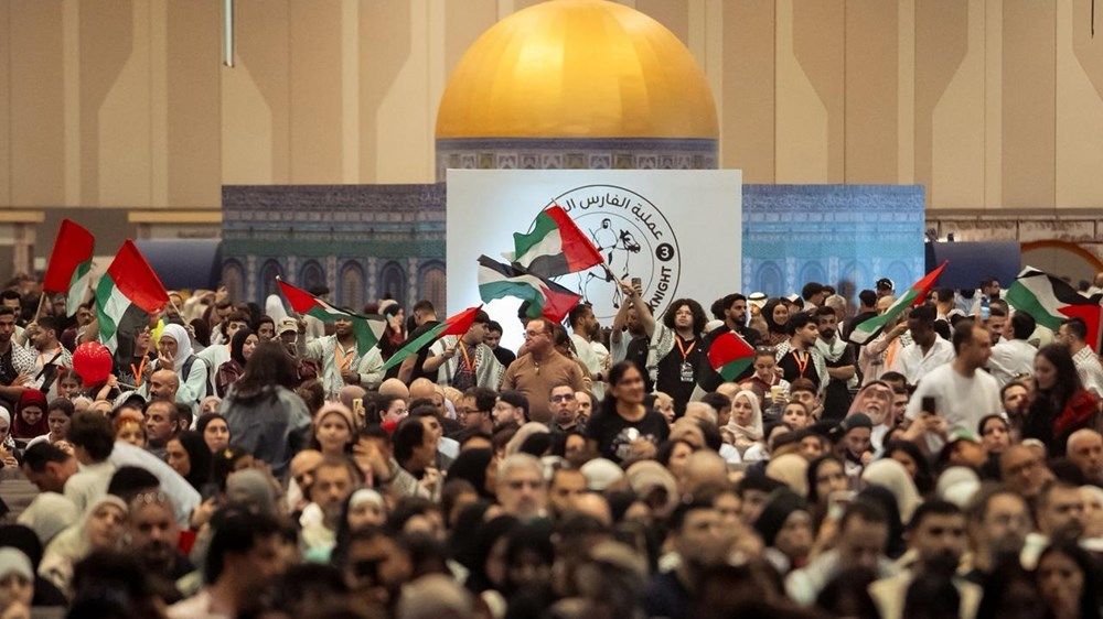 نهيان بن مبارك يشارك أبناء الجالية الفلسطينية الاحتفاء بثقافتهم وتراثهم وقصص نجاحهم في الإمارات