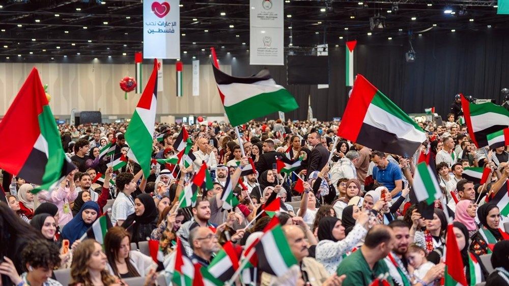 نهيان بن مبارك يشارك أبناء الجالية الفلسطينية الاحتفاء بثقافتهم وتراثهم وقصص نجاحهم في الإمارات