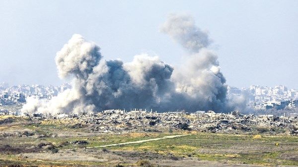 5 قتلى بغارتين على غزة