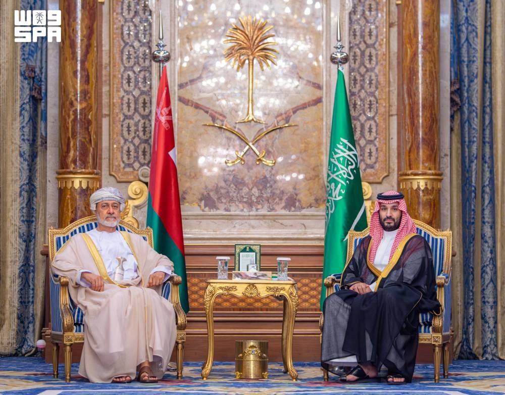 ولي العهد وسلطان عمان يرسمان خارطة طريق لتعزيز التكامل الخليجي واستقرار المنطقة