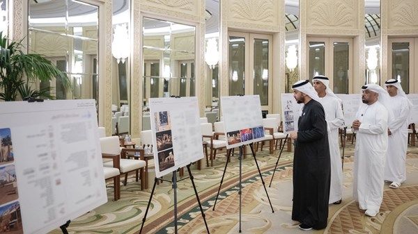 حمدان بن زايد يستقبل وفداً من هيئة أبوظبي للتراث ويطَّلع على مشاريعها وبرامجها وخططها