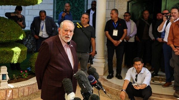 السفير الأميركي يحمّل إسرائيل "مسؤولية" حماية الفلسطينيين في الضفة
