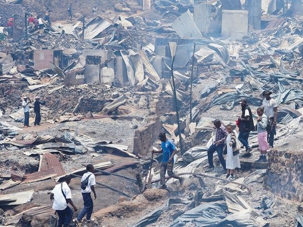 مقتل 26 طالباً وإصابة العشرات بحريق في مدرستين بالكونغو