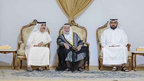 حاكما الشارقة وأم القيوين يقدمان واجب العزاء في وفاة الشيخ محمد بن سالم بن سلطان القاسمي