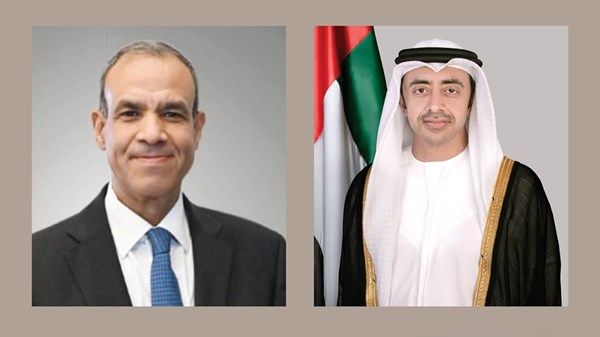 عبدالله بن زايد ووزير الخارجية المصري يبحثان هاتفياً تطورات الأوضاع الإقليمية