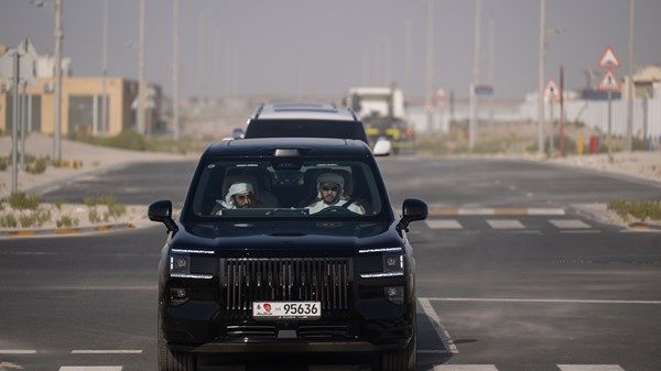 حمدان بن زايد يتفقد مشروعات خدمية واقتصادية في غياثي