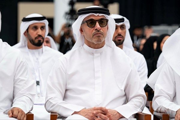 هزاع بن زايد: "منتدى العين لأعمال المستقبل" يواكب رؤية رئيس الدولة في بناء اقتصاد وطني تنافسي