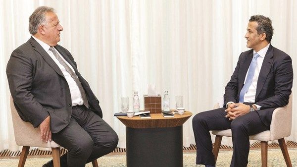 سعيد الهاجري ورئيس «موديرنا» يبحثان الاستثمار والتعاون في الصناعات الدوائية المتقدمة