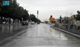 الأرصاد: أمطار متباينة الشدة على الرياض